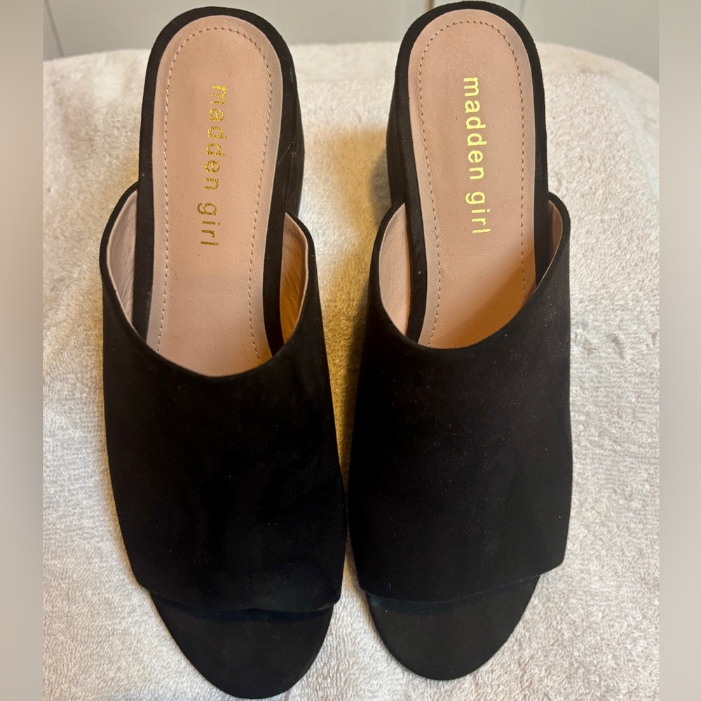 Steve Madden Lorna Black Suede Sandals | Size 8.5 | Barely Worn